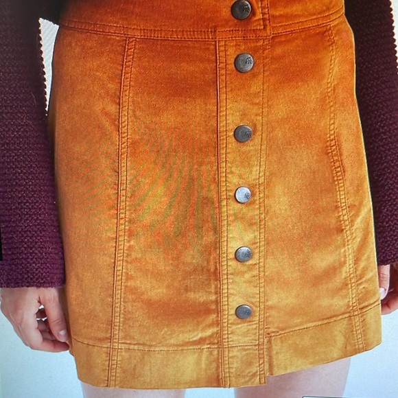 Madewell Velveteen A-Line Mini Skirt with Snap Buttons - Picture 2 of 3